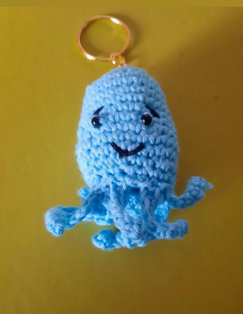 Leuke gehaakte octopus sleutelhanger (roze of blauw), Ophalen of Verzenden, Nieuw, Dier of Natuur