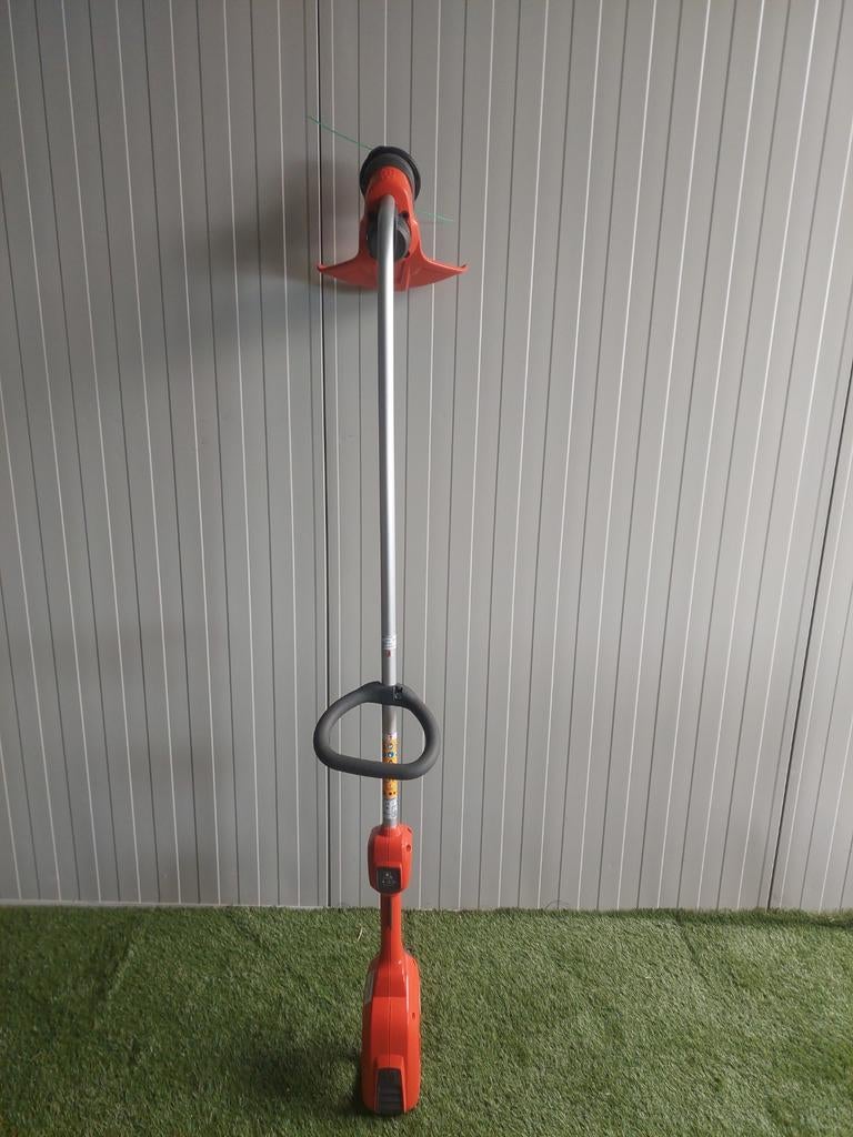 Husqvarna Grastrimmer 315iC zonder accu, Tuin en Terras, Grastrimmers, Gebruikt, Accu, 30 tot 50 cm, Ophalen