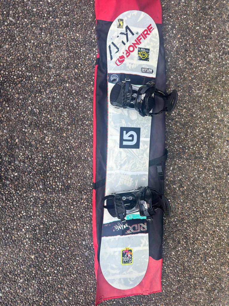 Burton snowboard 57 wide/cm. met Ride bindingen, Sport en Fitness, Snowboarden, Ophalen of Verzenden, Zo goed als nieuw, Board