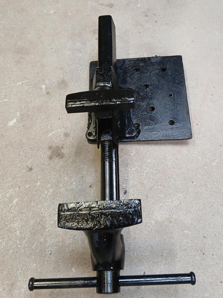 Grote bankschroef 'Heuer front'., Ophalen, Gebruikt, Bankschroef