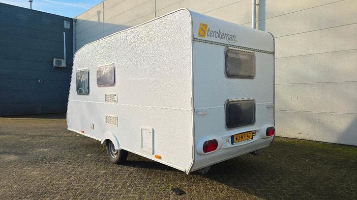 Sterckeman 445 CE met stapelbed!, Caravans en Kamperen, Caravans, Bedrijf, tot en met 4, 750 - 1000 kg, Treinzit, Sterckeman, Dwarsbed