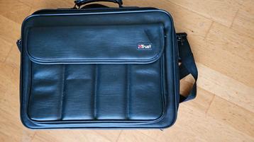 Mooie laptoptas,zou goed als nieuw beschikbaar voor biedingen