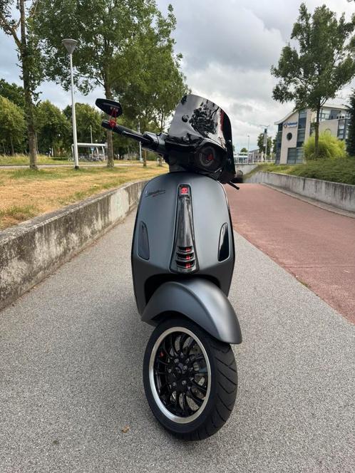Vespa sprint - 2017 - 50cc, Fietsen en Brommers, Scooters | Vespa, Zo goed als nieuw, Vespa S, Maximaal 45 km/u, Benzine, Ophalen