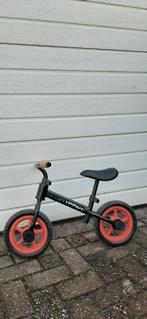 Loopfiets, zwart met rode wielen, Ophalen, Zo goed als nieuw, Loopfiets