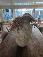 Sobere stoere grote pot/kruik met dadeltak, Huis en Inrichting, Ophalen, Zo goed als nieuw, Steen, Minder dan 50 cm