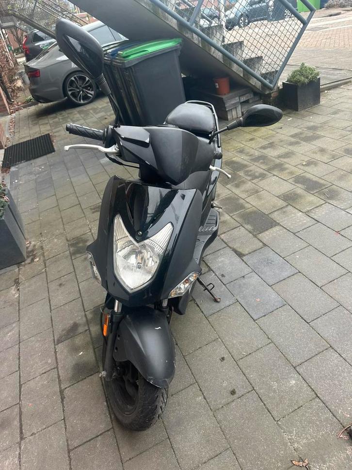 Kymco agility 50cc, Fietsen en Brommers, Scooters | Kymco, Zo goed als nieuw, Agility, Benzine, Ophalen of Verzenden