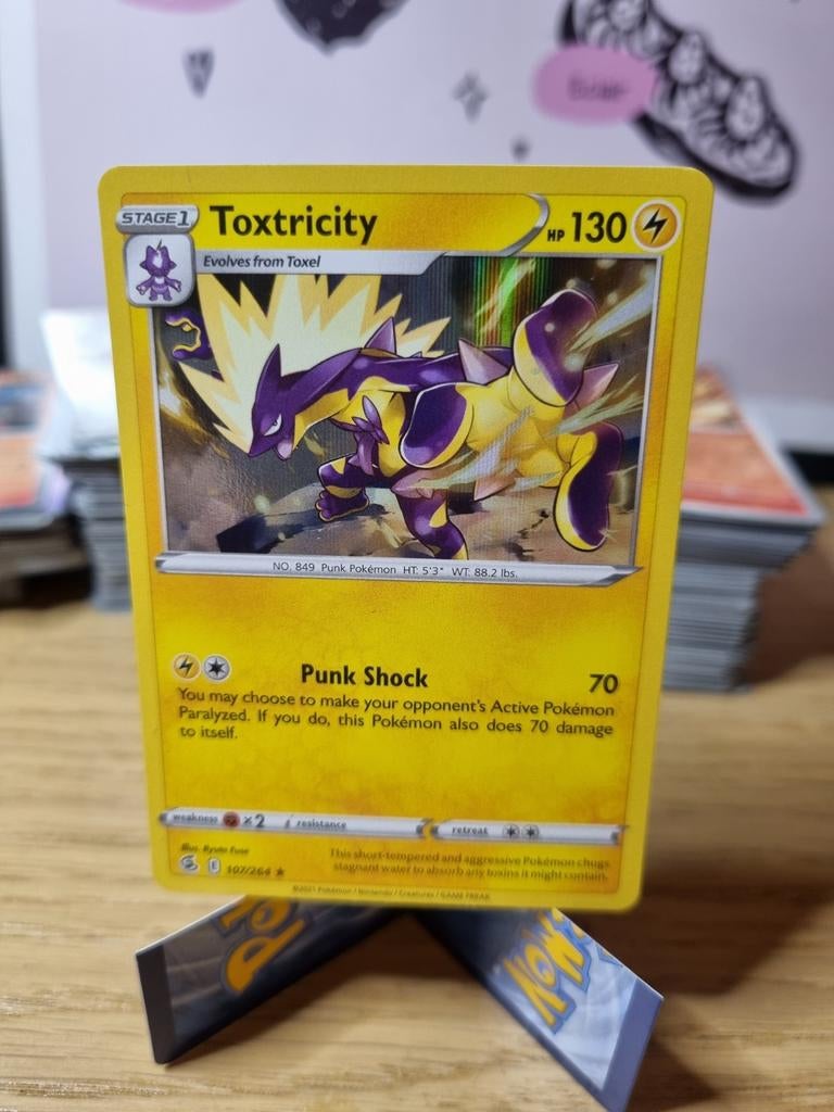 Toxtricity 107/264 - Mint holo, Ophalen of Verzenden, Nieuw, Losse kaart