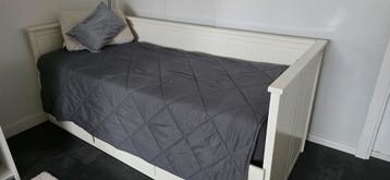 Ikea bed bank.  beschikbaar voor biedingen