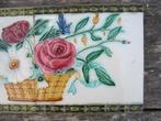 36 Art nouveau wandtegels vlinders en bloemen in relief, Antiek en Kunst, Antiek | Wandborden en Tegels, Ophalen