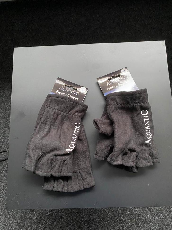 NIEUW Aquantic Fleece gloves (vingertoploos) M en L, Watersport en Boten, Hengelsport | Roofvissen, Nieuw, Overige typen, Ophalen of Verzenden