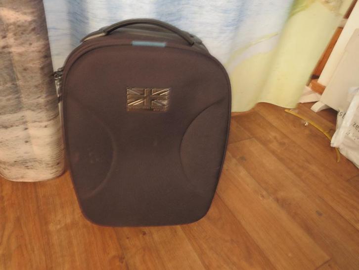 Zwarte soft case trolley 50x19x32 van IT, Sieraden, Tassen en Uiterlijk, Koffers, Gebruikt, Zacht kunststof, Minder dan 50 cm