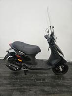 Piaggio Zip 45 km Zwart 2018 8700km, Ophalen, Maximaal 45 km/u, Zip, Zo goed als nieuw