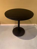 Campus Cafe: zwarte design tafel van Lammhults, Ophalen, Minder dan 55 cm, Metaal of Aluminium, Rond