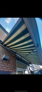 Te koop: Elektrisch zonnescherm groen/beige, Tuin en Terras, Ophalen, Zo goed als nieuw, Knikarmscherm, Elektrisch