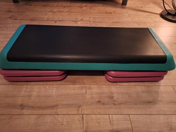 Stepbank + Yoga-Sportmat. beschikbaar voor biedingen