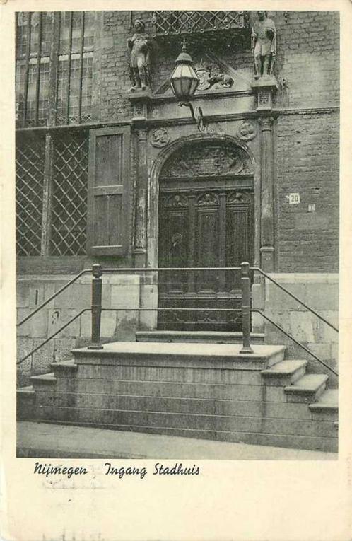 (300-123-045) Nijmegen Ingang Stadhuis, Verzamelen, Ansichtkaarten | Nederland, Gelderland, Verzenden