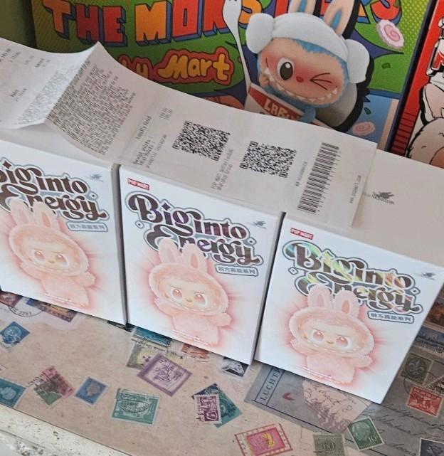 Labubu big into energy V3!
Vers van popmart, Verzamelen, Poppetjes en Figuurtjes, Zo goed als nieuw, Ophalen of Verzenden