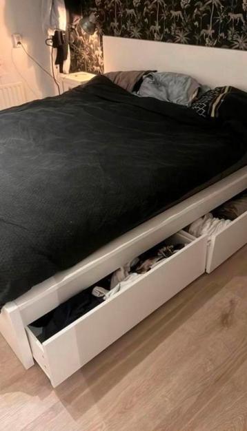 Bed met lades (zonder matras)