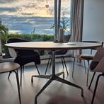 Vitra segmented eettafel rond 135 ø, Huis en Inrichting, Tafels | Eettafels, Ophalen, 100 tot 150 cm, Rond, Zo goed als nieuw