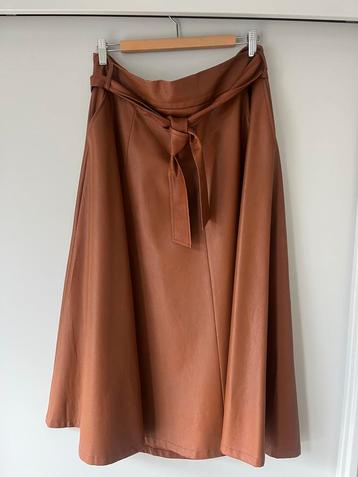 Caroline Biss camel a-lijn Faux Leather Rok - Maat 46 nieuw beschikbaar voor biedingen