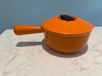 Le Creuset steelpannetje Raymond Loewy 16 cm in nieuwstaat, Gietijzer, Ophalen of Verzenden, Zo goed als nieuw, Keramische plaat
