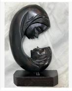 Brocante Maria met kind beeld, Hout, Hangend, 25 x 14,5 cm, Ophalen of Verzenden