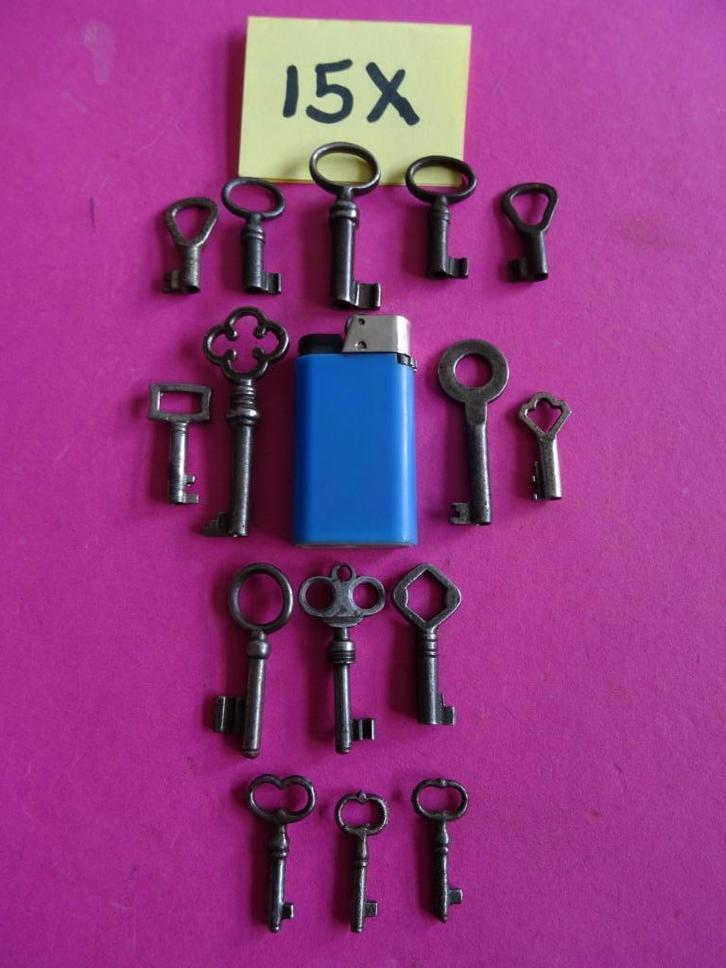 15 X OUDE ANTIEKE SLEUTELS SLEUTELTJES SLEUTEL KISTJE SLOT, Antiek en Kunst, Curiosa en Brocante, Ophalen of Verzenden