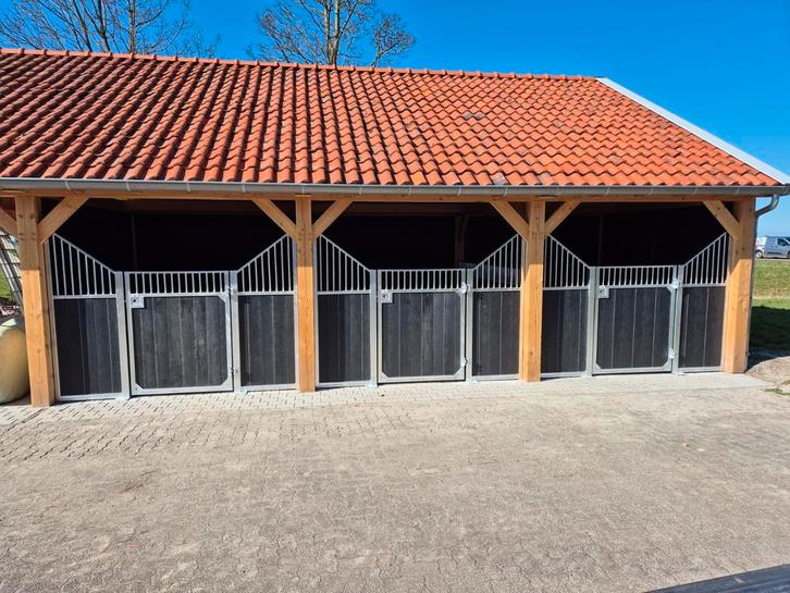Paardenbox paardenstal ponybox ponystal staldeuren stalramen, Dieren en Toebehoren, Stalling en Weidegang