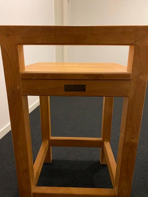 Twee massief houten hoge stoelen, Huis en Inrichting, Barkrukken, Zo goed als nieuw, 2 krukken, Ophalen