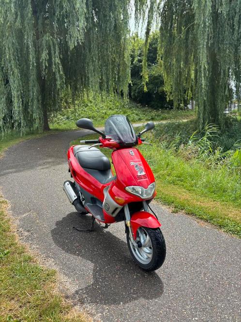 Gilera Runner FX125 SD, Fietsen en Brommers, Scooters | Piaggio, Zo goed als nieuw, Overige modellen, Benzine, Ophalen
