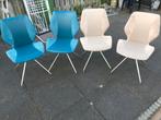 Vier nog prima zeer stevige stoelen, Huis en Inrichting, Stoelen, Ophalen of Verzenden, Gebruikt, Metaal, Vier