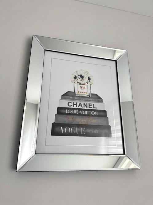 Spiegellijst met Fashion Print, Huis en Inrichting, Woonaccessoires | Schilderijen, Tekeningen en Foto's, Nieuw, Print, 50 tot 75 cm