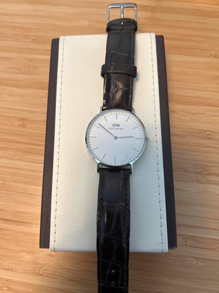 Daniel Wellington Horloge - Stijlvol en Tijdloos, Sieraden, Tassen en Uiterlijk, Horloges | Heren, Zo goed als nieuw, Polshorloge