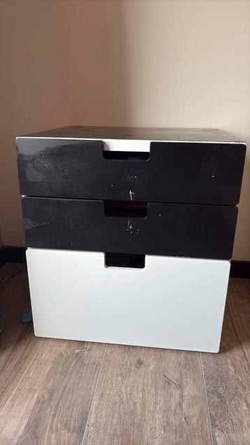 Kleine kast ikea met laden beschikbaar voor biedingen