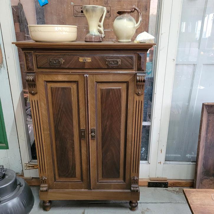 Vintage oude ondiepe meidenkast servieskastje, Antiek en Kunst, Curiosa en Brocante, Ophalen