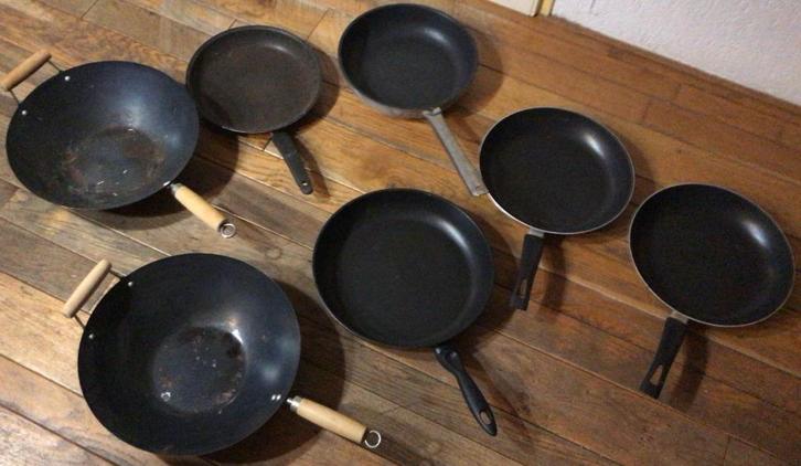 koekenpannen 5x en wok 2x, Huis en Inrichting, Keuken | Potten en Pannen, Gebruikt, Koekenpan of Braadpan, Gietijzer, Ophalen of Verzenden