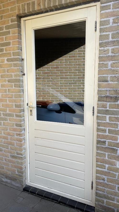 Buitendeur in goede staat (wit), Doe-het-zelf en Verbouw, Deuren en Horren, Gebruikt, Buitendeur, 200 tot 215 cm, 80 tot 100 cm