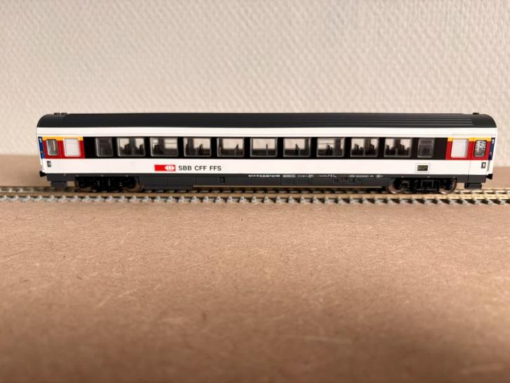 SBB 1e klas rijtuig - Nieuw in doos! 58688, Hobby en Vrije tijd, Modeltreinen | H0, Nieuw, Wagon, Gelijkstroom, Piko, Ophalen of Verzenden