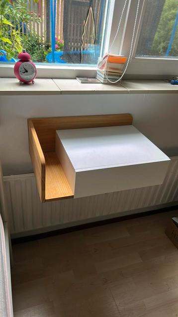 Zwevend nachtkastje