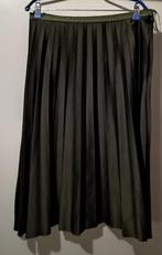 Olijfgroene plooirok, Kleding | Dames, Rokken, Maat 38/40 (M), Ophalen of Verzenden, Onbekend, Zo goed als nieuw
