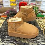 Ugg Pantoffels/Sloffen - Warm en Comfortabel!, Ophalen of Verzenden, Zo goed als nieuw, Bruin, Pantoffels of Sloffen