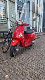 Unieke: Rode Vespa Piaggio 2010 – Originele Itali, Fietsen en Brommers, Brommeronderdelen | Scooters, Ophalen of Verzenden, Zo goed als nieuw