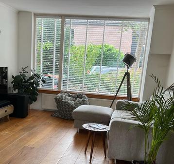 Houten jaloezieën wit breed beschikbaar voor biedingen