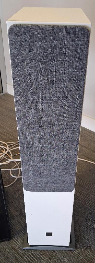 Dali: Oberon 7 Vloerstaande Speaker - Wit  ( 1 paar ), Audio, Tv en Foto, Luidsprekers, Gebruikt, Front, Rear of Stereo speakers