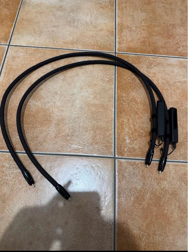 Audioquest wind rca 1m, Audio, Tv en Foto, Audiokabels en Televisiekabels, Zo goed als nieuw, Interlink-kabel, Minder dan 2 meter