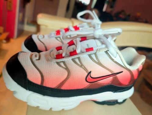 Air max tuned 1 maat 27, Kinderen en Baby's, Kinderkleding | Schoenen en Sokken, Zo goed als nieuw, Schoenen, Jongen of Meisje