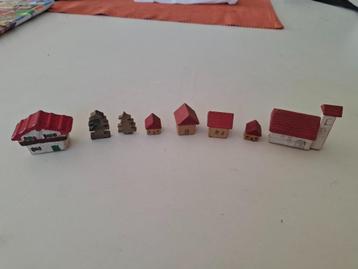 Kleine houten huisjes beschikbaar voor biedingen
