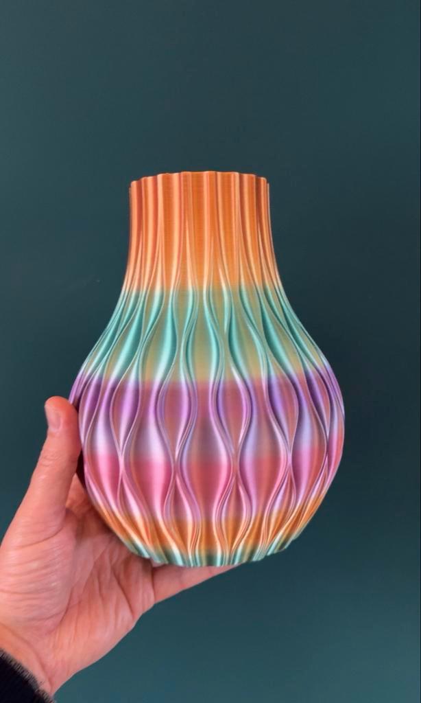 3D Geprinte Vaas - Zijde Kleuren - 25cm, Huis en Inrichting, Woonaccessoires | Vazen, Nieuw, Overige kleuren, Minder dan 50 cm