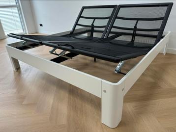 Showroommodel: Auping Auronde 140x200 Pure White 1M (-40%!) beschikbaar voor biedingen