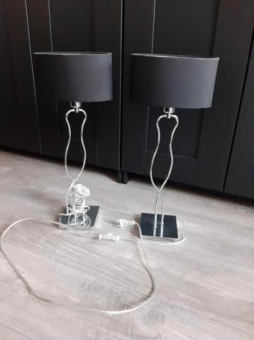 Te koop: 2 Nachtkast / Tafellampen RVS met zwarte ovale lamp beschikbaar voor biedingen